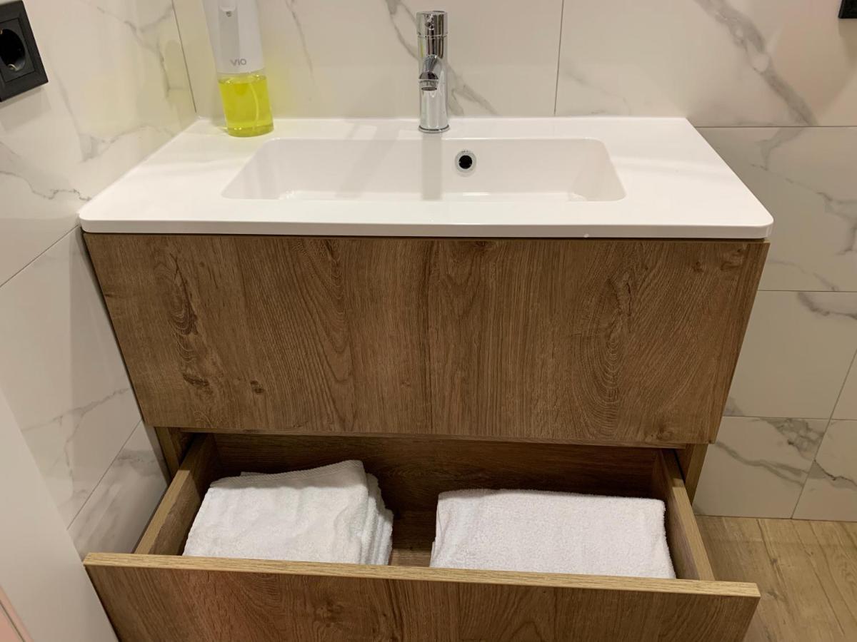 Apartment Near The Airport Boryspil Bagian luar foto